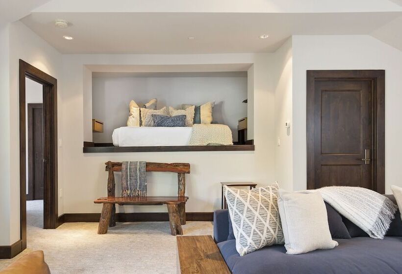 1 Bedroom Penthouse Apartment, Lumiere With Inspirato