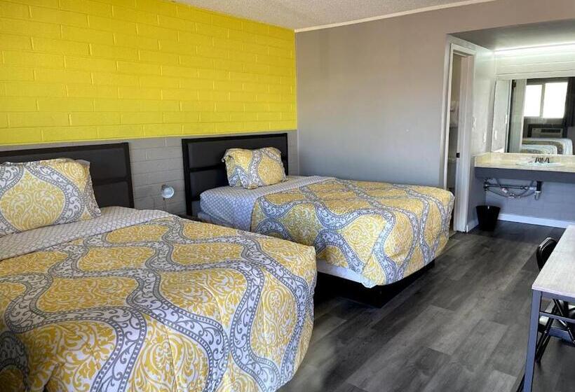 Номер Deluxe, Belle Aire Motel