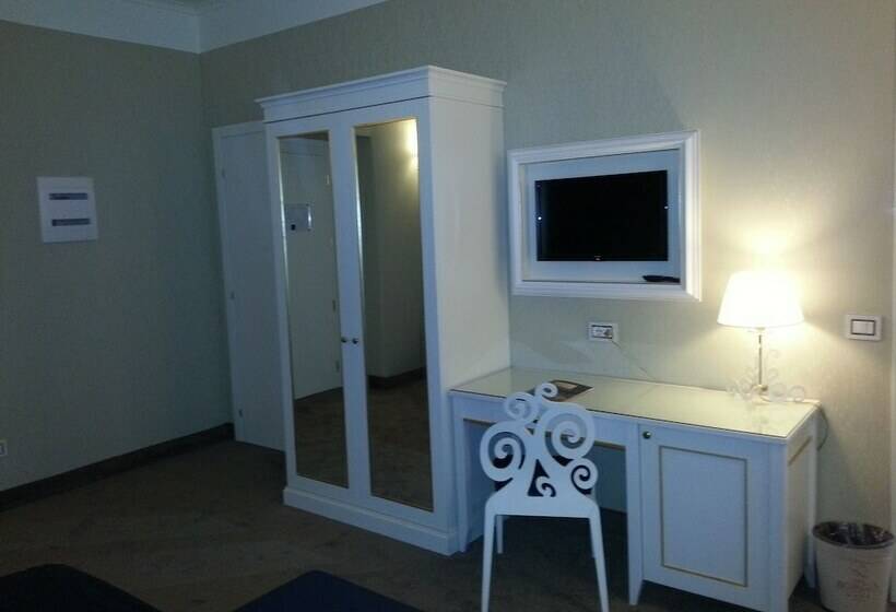 Standard Triple Room, Ih S Roma Dei Borgia