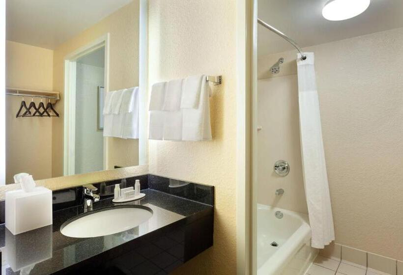 Номер Стандарт 2 Двуспальные Кровати, Fairfield Inn & Suites By Marriott Orlando Lake Buena Vista In The Marriott Village