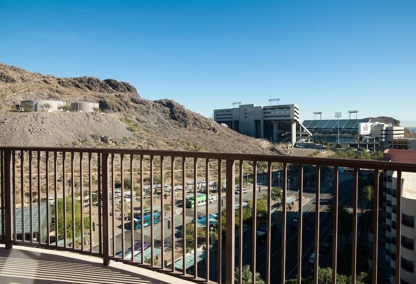 Люкс с Балконом, Residence Inn By Marriott Tempe Downtown/university