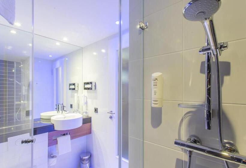 Номер Стандарт, Holiday Inn Express Neunkirchen, An Ihg