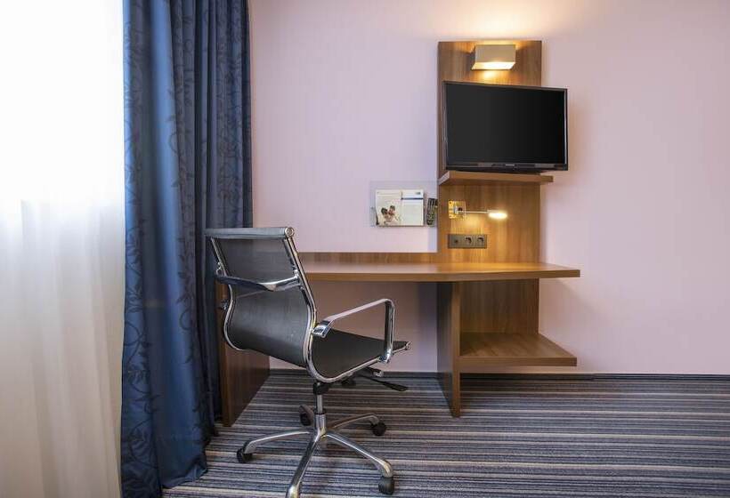 Номер Стандарт, Holiday Inn Express Neunkirchen, An Ihg