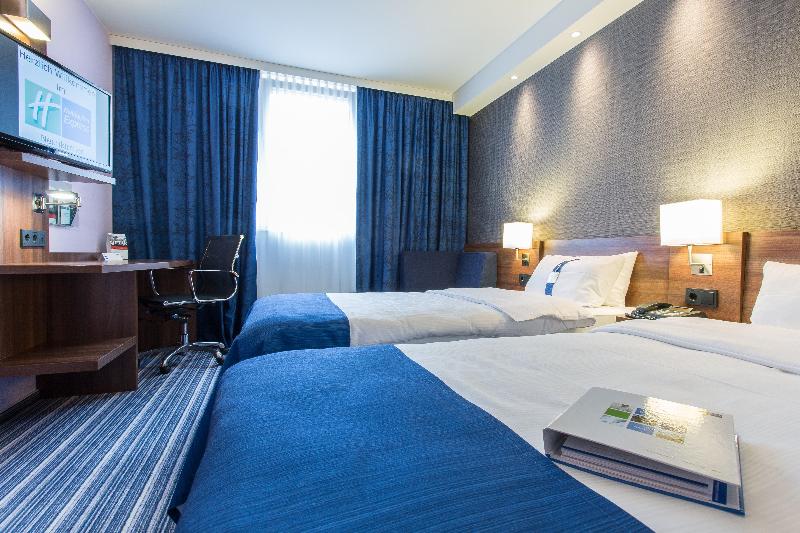 Номер Стандарт, Holiday Inn Express Neunkirchen, An Ihg
