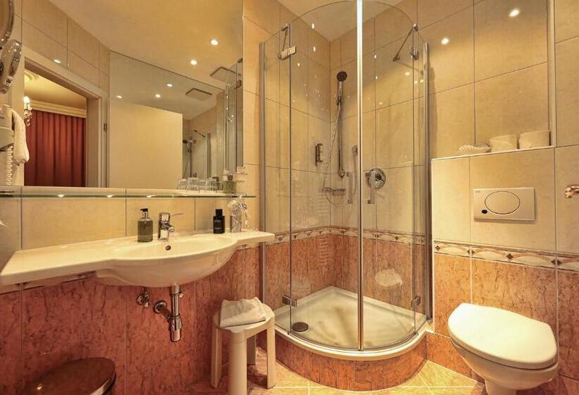 Номер Стандарт с Гостиной, Schloss Hotel Fernsteinsee