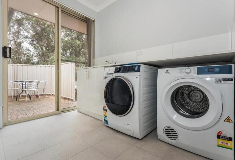 Апартаменты 3 Спальни, Quality Apartments Banksia Albany