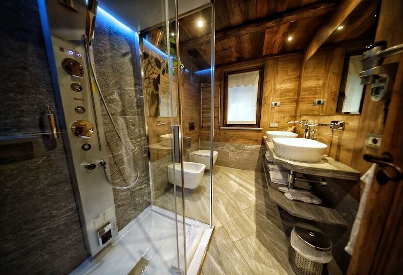 Номер Deluxe, Café Quinson Relais De Charme
