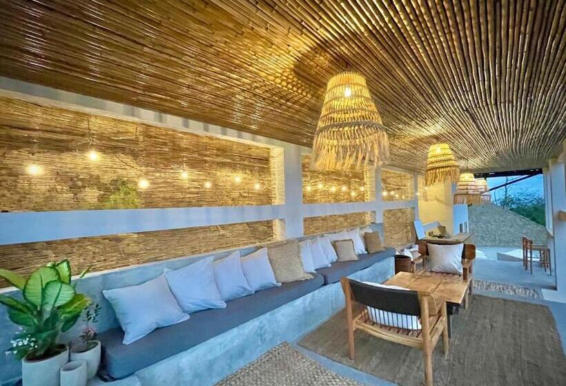 스탠다드 스튜디오 바다 전망, Organica Yoga Shelter