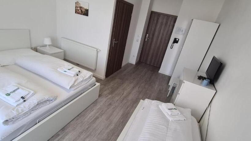 اتاق خانوادگی با چشم‌انداز کوه, Kurhotel Renona Rehabilitation