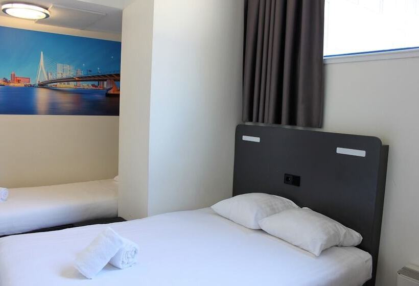 Quarto Triplo Estandar, Easyhotel Rotterdam City Centre