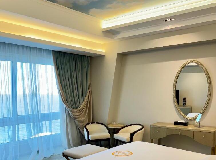 سوئیت با تخت بزرگ, Fleet Club Mahrousa
