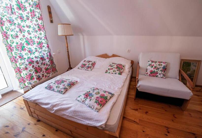 Economy Quadruple Room, Willa Mewa