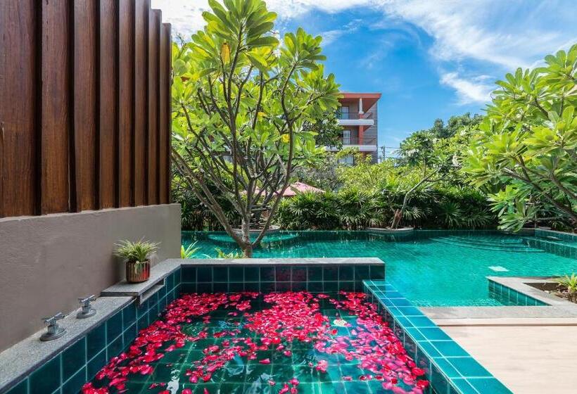 חדק דלוקס עם ג'קוזי, Ayrest Hua Hin