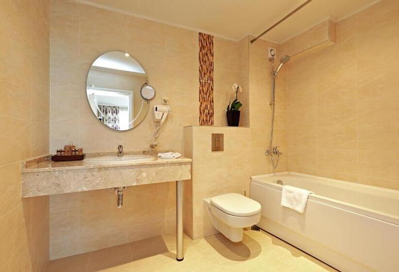 Номер Стандартный Кровать Куин, White Rock Castle Suite Hotel & Spa