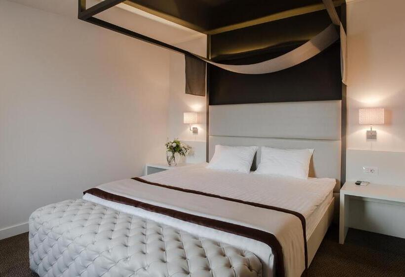 Quarto Superior, Uno Design