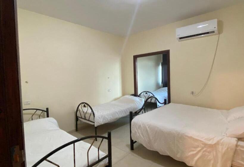 Chambre Triple Standard, Jericho Waleed S Hostel