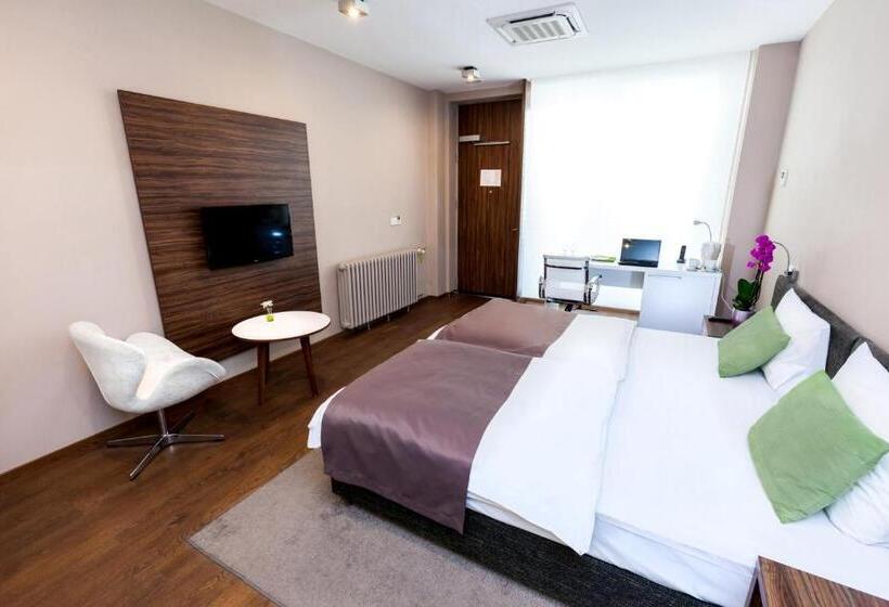 اتاق استاندارد, Adresa Suites