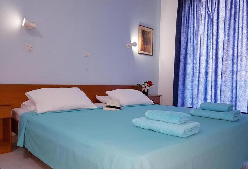 Трехместный Номер Стандарт с Балконом, Pyrgos Hotel Apartments