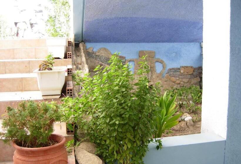 Трехместный Номер Стандарт с Балконом, Pyrgos Hotel Apartments