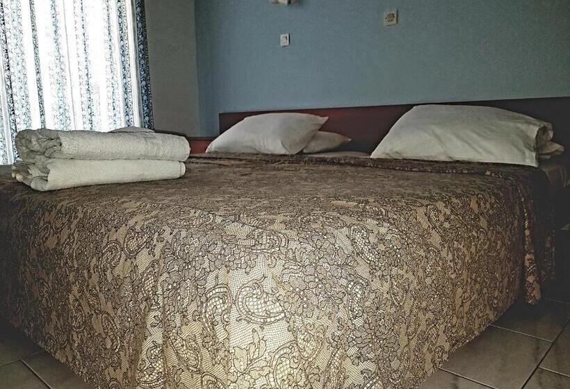 Трехместный Номер Стандарт с Балконом, Pyrgos Hotel Apartments