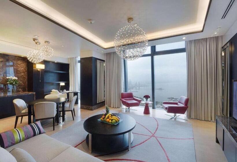 سوییت با چشم‌انداز دریا, Fairmont Baku  Flame Towers