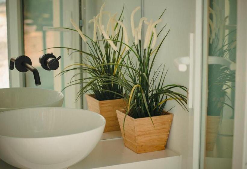 اتاق لوکس با چشم‌انداز دریا, A House In Estoril  Adults Only