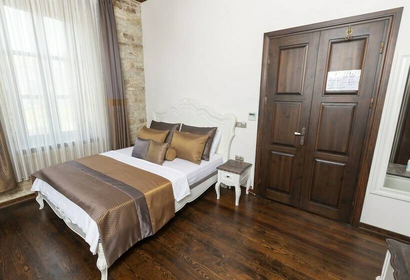 اتاق کلاس بیزنس, Marina Foça