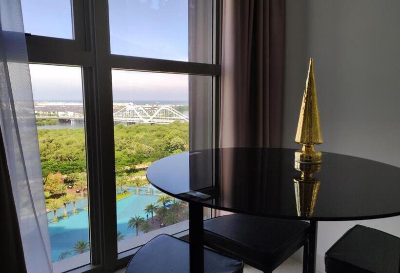 Appartement 1 Chambre Vue Mer, 2 Room 3beds Near Pik Avenue With Beautiful View
