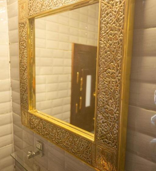اتاق استاندارد یک نفره, Gamaleya Boutique