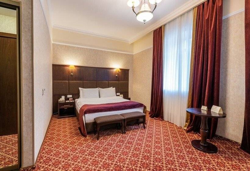 Номер Стандарт, Attache