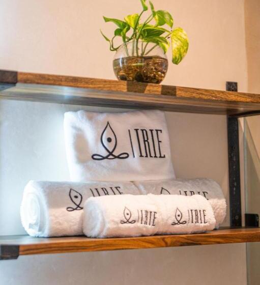 Quarto Estandar Cama King, Irie Tulum