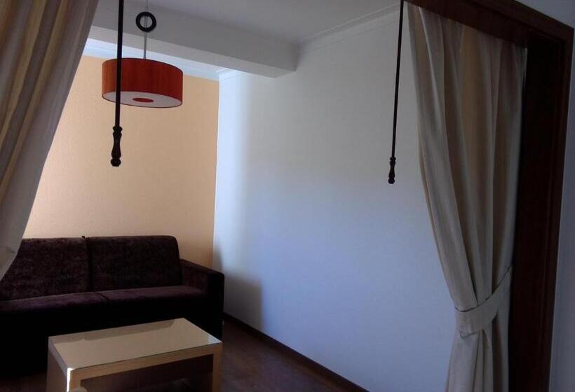 Quarto Superior, Ouro Verde