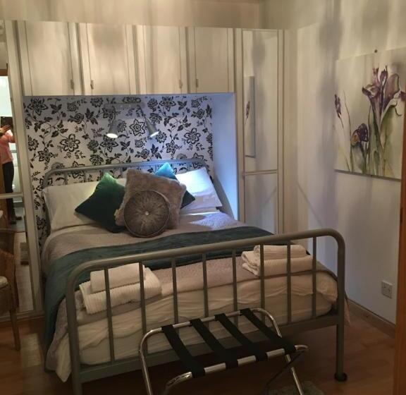 Номер Стандарт, Mo Dhachaidh B&b