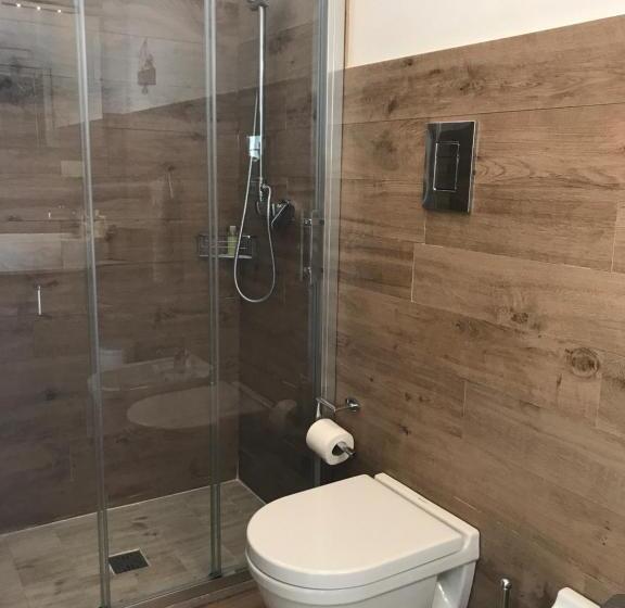 Quarto Estandar com Sacada, Le Fiche D’india