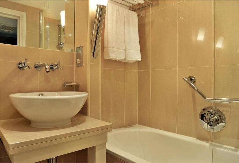 Четырехместный Номер Deluxe, Park Grand Heathrow