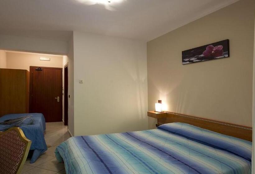 スタンダード４人部屋, Royal Hotel Montevergine