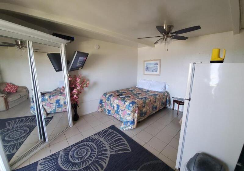 استودیوی استاندارد, Sunset Gardens Guesthouse