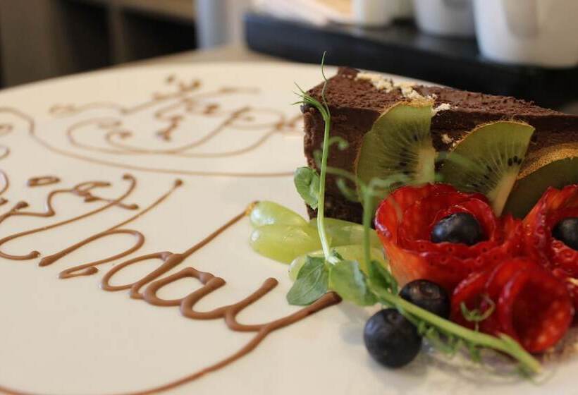 اتاق خانوادگی, The Bold Hotel; Bw Signature Collection