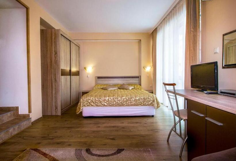 Полулюкс с Балконом, Family Hotel Venera