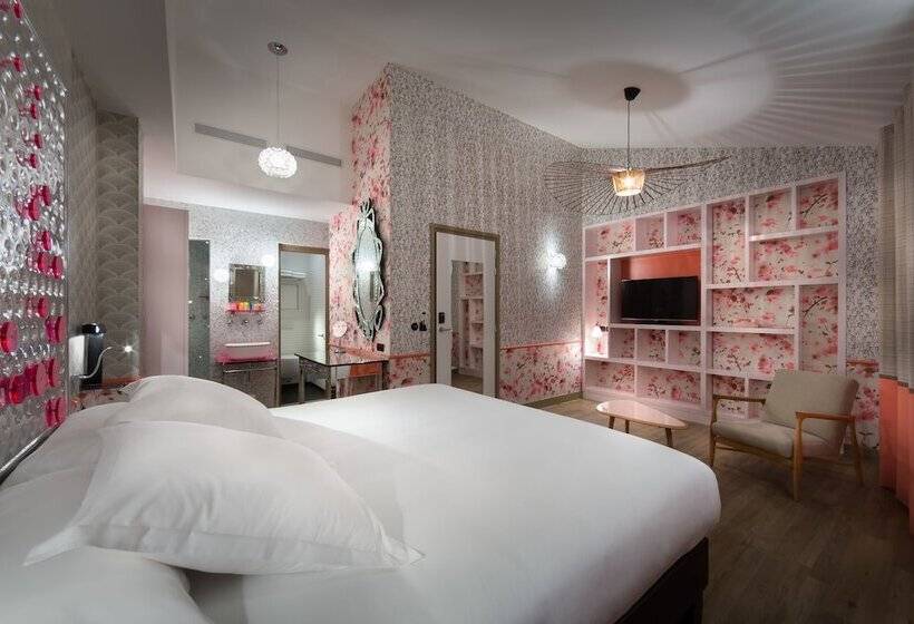 ジュニアスイート, Hôtel Crayon Rouge