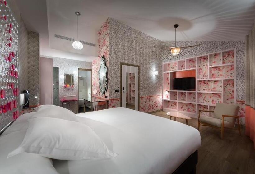 ジュニアスイート, Hôtel Crayon Rouge