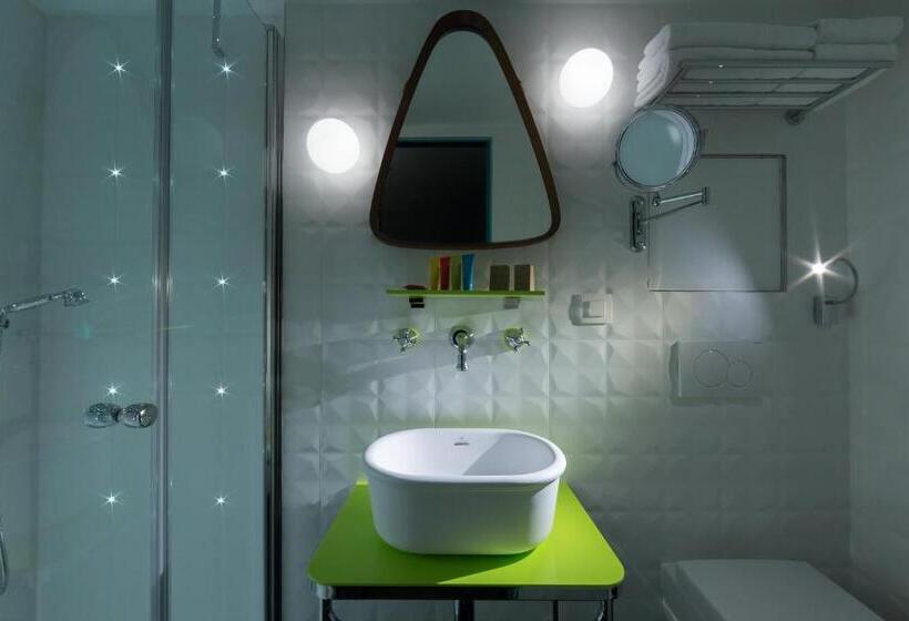 ベーシックルーム, Hôtel Crayon Rouge