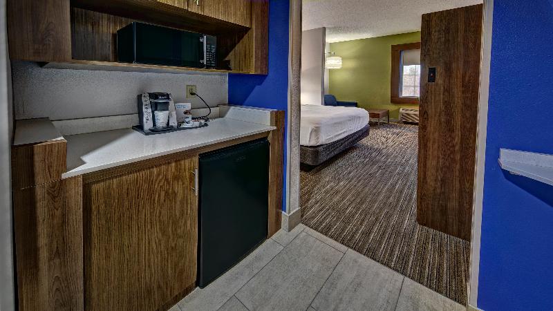 适合残疾人士使用的套间, Holiday Inn Express & Suites Crossville, An Ihg