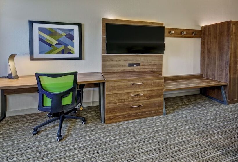 适合残疾人士使用的套间, Holiday Inn Express & Suites Crossville, An Ihg