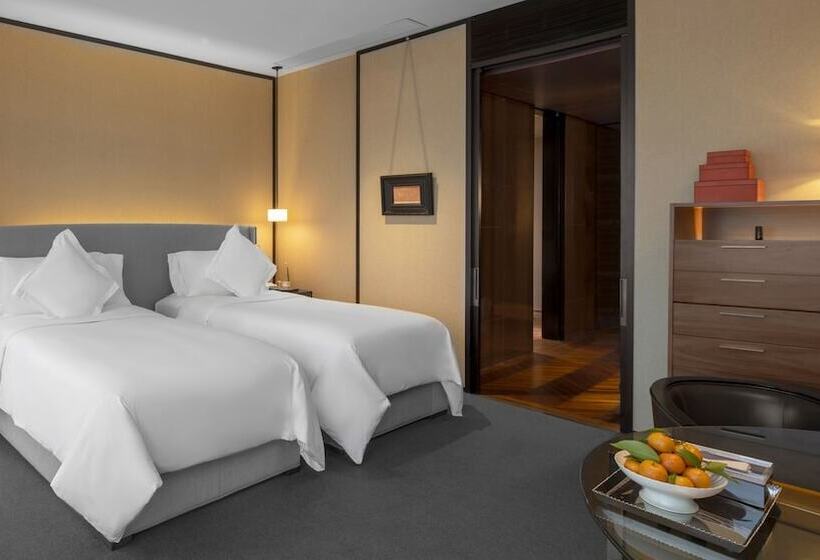 Номер Клуб, Mandarin Oriental Guangzhou