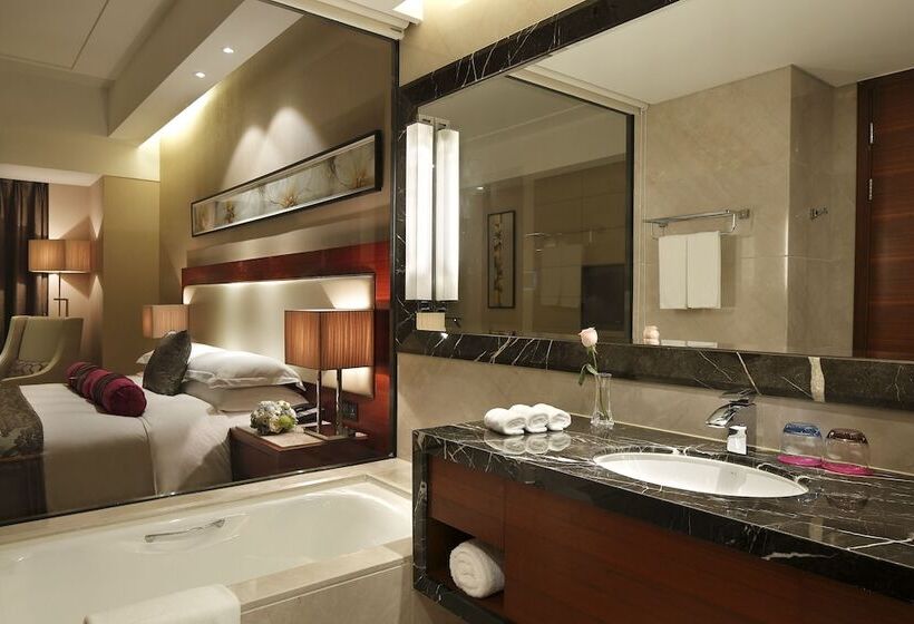 Номер Стандарт Вид на Озеро, Crowne Plaza Wuxi Taihu, An Ihg