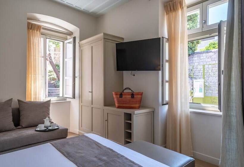 Трехместный Номер Superior, Grand Sarai Nafplio