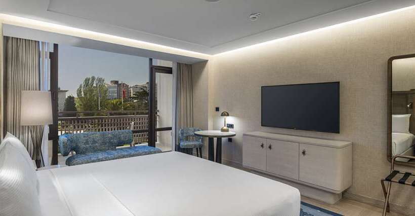 اتاق اجرایی با تخت بزرگ, Hilton Kyiv