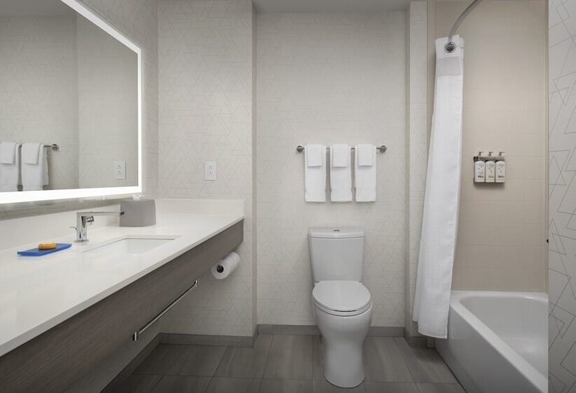 标准间, Holiday Inn Express & Suites Knoxville Clinton, An Ihg