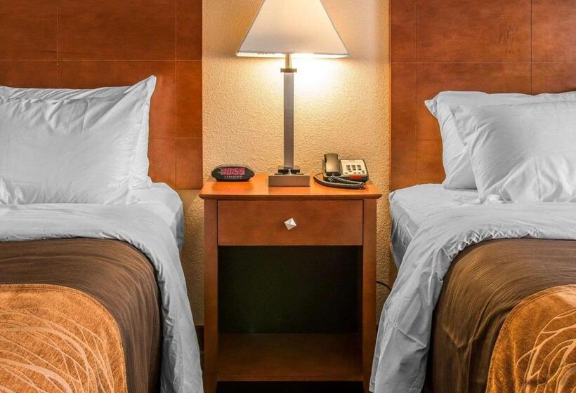 Номер Стандарт, Quality Inn Near Interstate I94